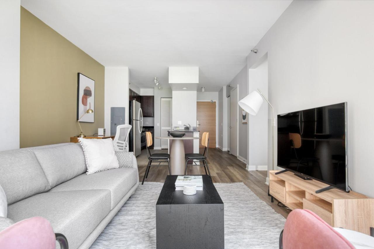 Apartment Loop W Gym Pool Lounge 1 Block From L Chi-694