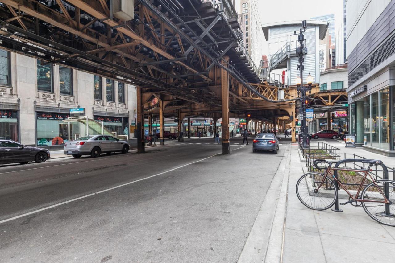 Apartment Loop W Gym Pool Lounge 1 Block From L Chi-694 Chicago